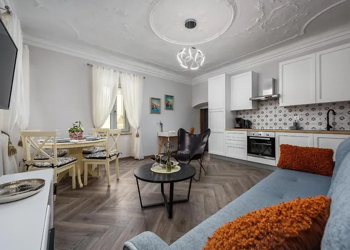 Premium Daka アパート